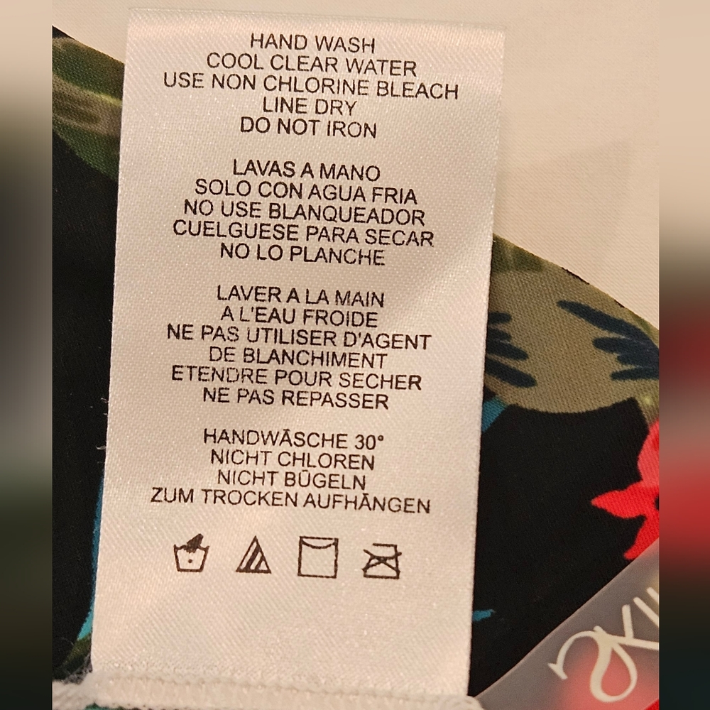 NWT SkinnyDippers Miraclesuit Reversible Swimsuit: Black Multi: Size- Medium - Picture 9 of 9